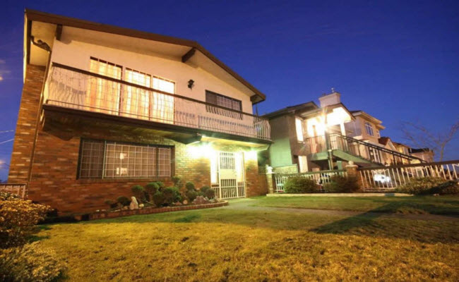 Real estate sale in Renfrew Real estate sale in Renfrew